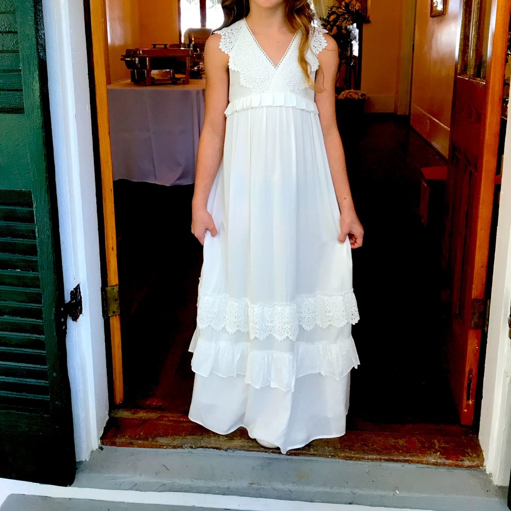 Girls White Flower Girl/ Special Occasion Dress